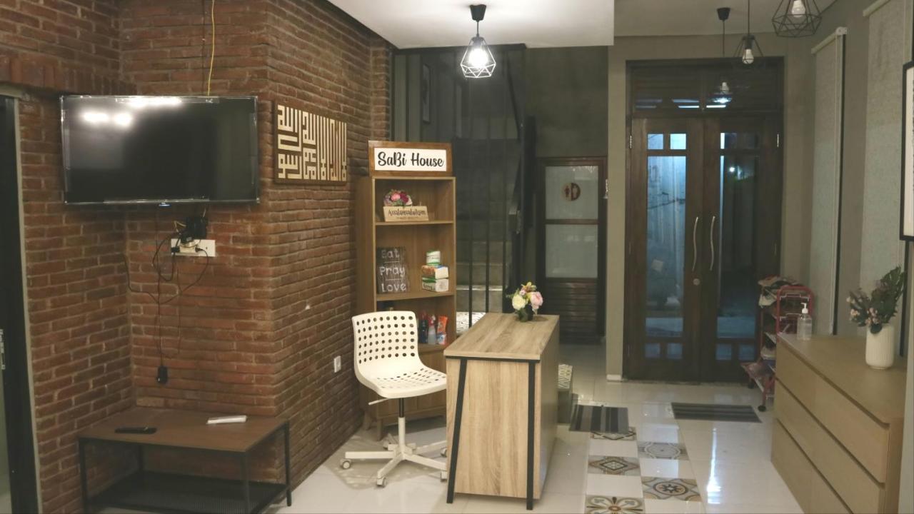 Sabi Guest House - Strategic Family -Married Couples Only- Hostel In Prawirotaman 日惹 外观 照片