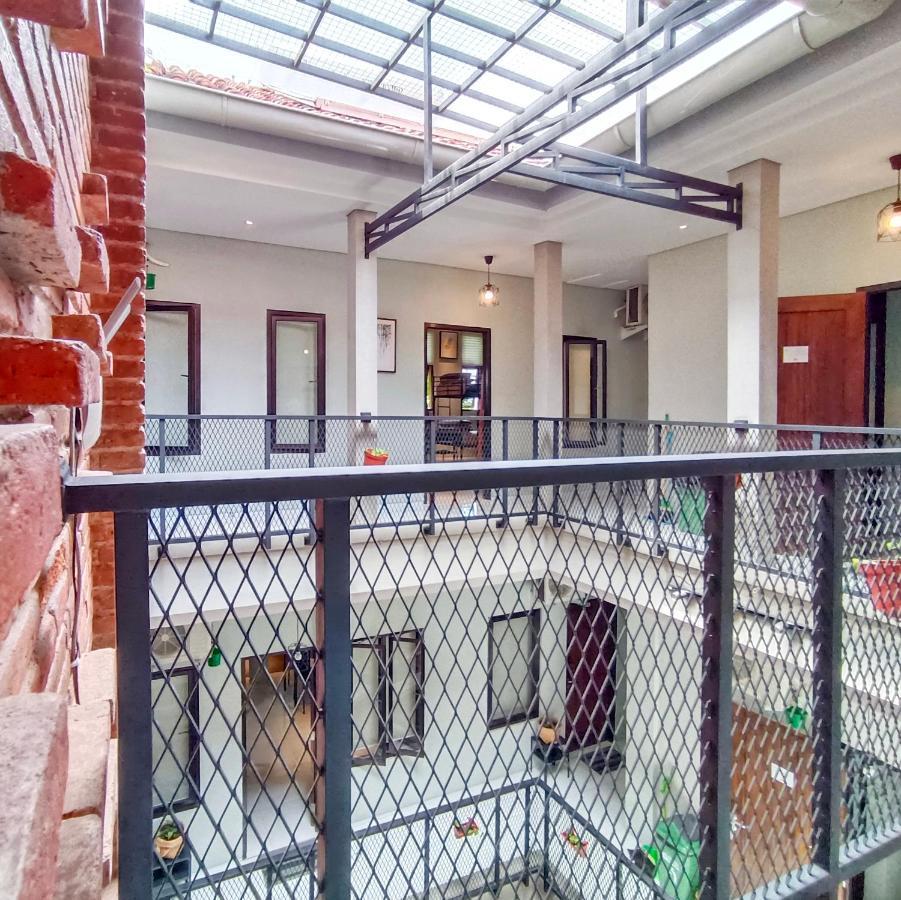 Sabi Guest House - Strategic Family -Married Couples Only- Hostel In Prawirotaman 日惹 外观 照片