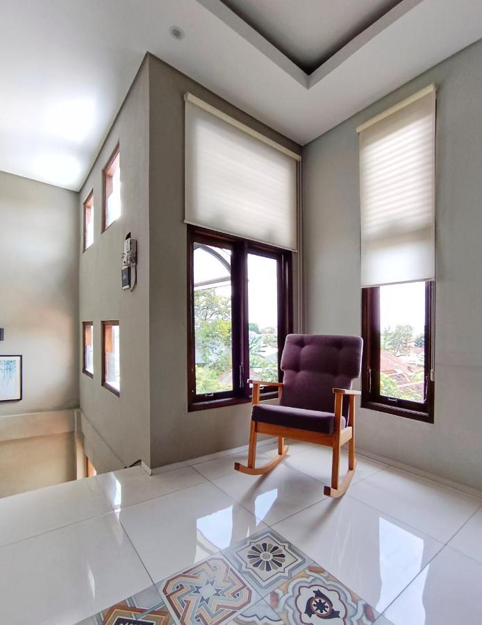 Sabi Guest House - Strategic Family -Married Couples Only- Hostel In Prawirotaman 日惹 外观 照片