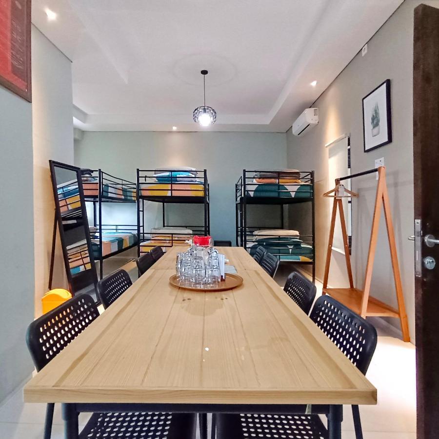 Sabi Guest House - Strategic Family -Married Couples Only- Hostel In Prawirotaman 日惹 外观 照片